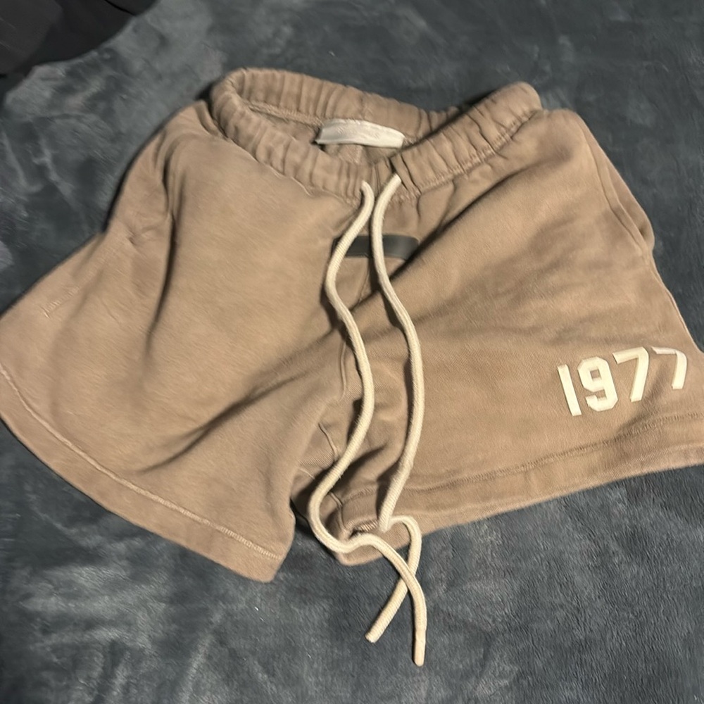 esencial shorts